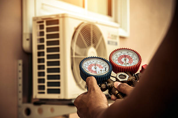 Professional Ductwork Repair technician working in Round Hill, VA